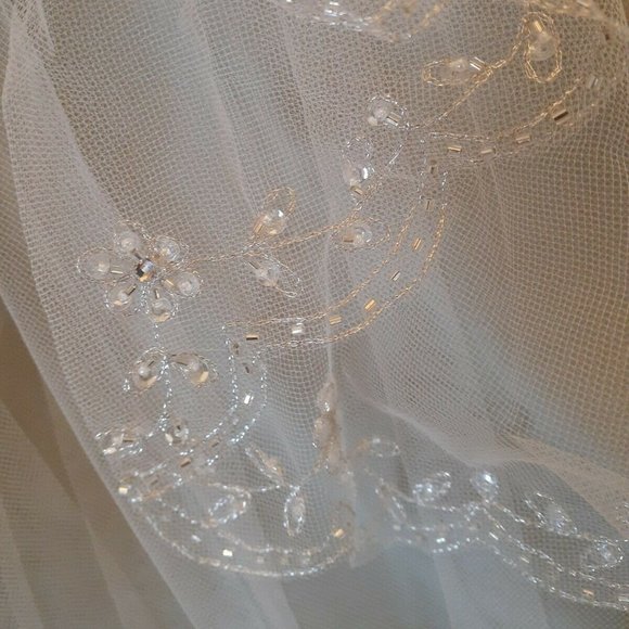Flower Beaded Sequin Scallop Edge Veil main image 4